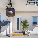 Apartment Winder
